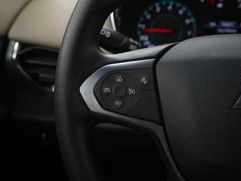 Used 2023 Chevrolet Traverse LS w/ Safety Package image 25