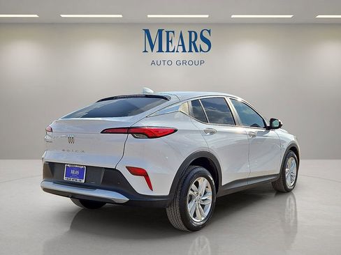 Used 2025 Buick Envista Preferred w/ Convenience II Package image 5