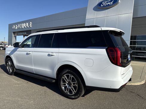 Used 2025 Ford Expedition Max Active AWD/4WD image 3