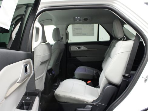 New 2026 Ford Explorer Active w/ Active Comfort Package image 13