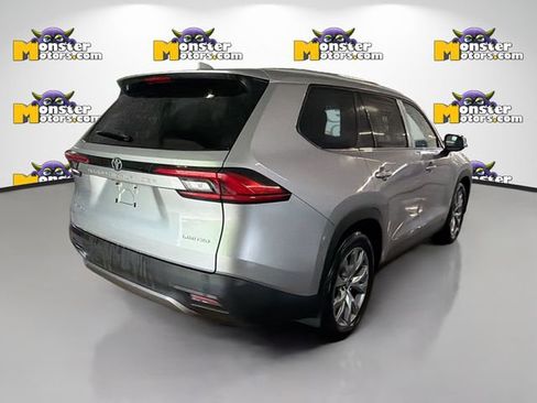 Used 2024 Toyota Grand Highlander AWD Hybrid image 4