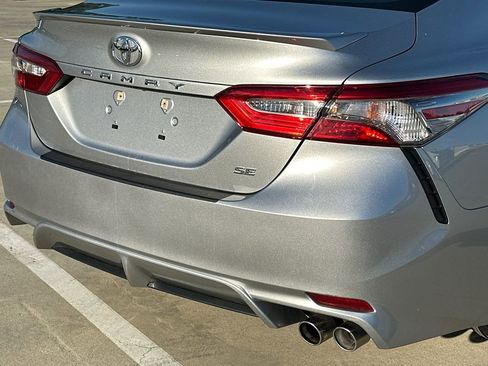 Used 2018 Toyota Camry SE w/ Audio Package FWD image 5