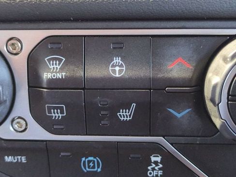 Used 2024 Jeep Wrangler Unlimited Sahara AWD/4WD image 22