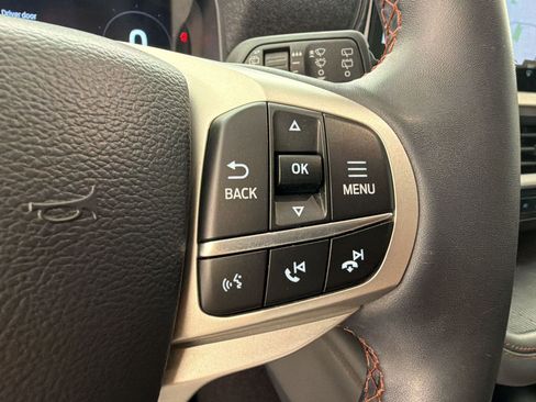 Certified 2025 Ford Explorer Active w/ Active Comfort Package AWD/4WD image 32