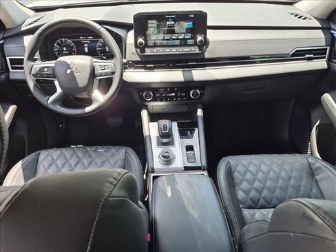 Used 2023 Mitsubishi Outlander SEL FWD image 18