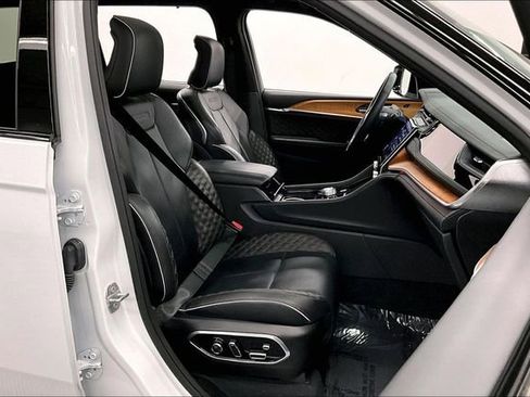 Used 2023 Jeep Grand Cherokee L Summit image 8