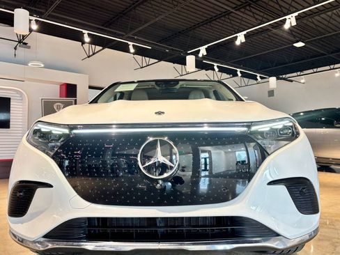 Used 2023 Mercedes-Benz EQS 450+ SUV image 3