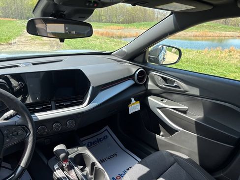 New 2026 Chevrolet Trax RS FWD image 39