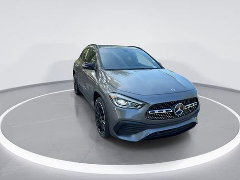 Used 2023 Mercedes-Benz GLA 250 w/ AMG Line Exterior image 2