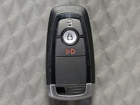 Used 2022 Ford Escape SE image 32