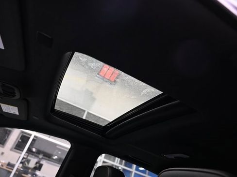 Used 2025 GMC Canyon Denali image 23