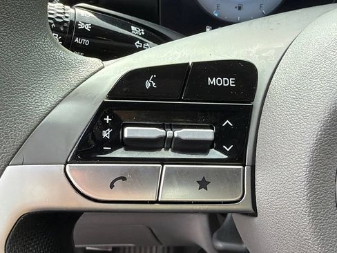 Used 2024 Hyundai Elantra SEL FWD image 24