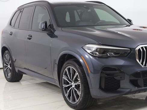 Used 2022 BMW X5 xDrive40i w/ M Sport Package AWD/4WD image 38