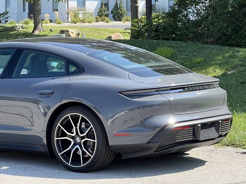 New 2025 Porsche Taycan image 9