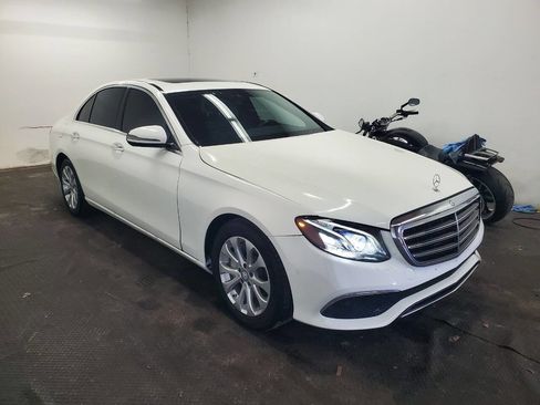 Used 2017 Mercedes-Benz E 300 4MATIC image 3