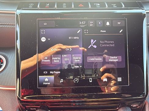 New 2025 Jeep Grand Cherokee Laredo image 24