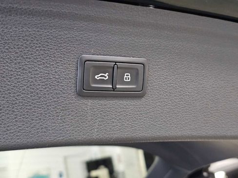 Used 2018 Audi Q5 2.0T Premium Plus w/ Premium Plus Package AWD/4WD image 17