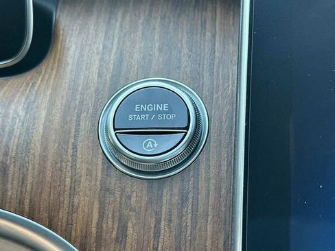 Certified 2023 Mercedes-Benz C 300 Sedan image 27