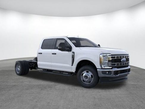 New 2026 Ford F350 XL w/ XL Chrome Package image 7