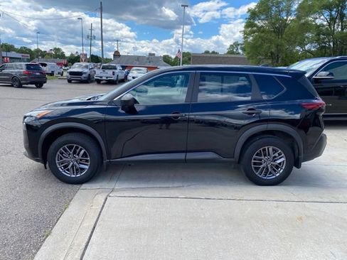 Used 2023 Nissan Rogue S AWD/4WD image 8