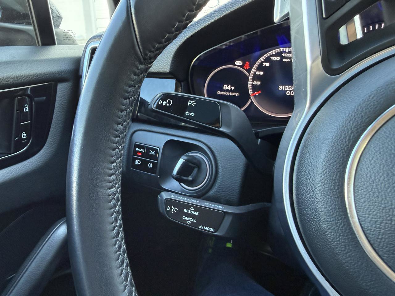 Used 2020 Porsche Cayenne AWD/4WD image 36