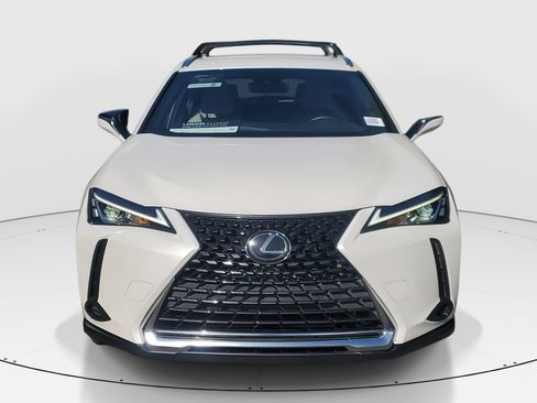 Certified 2022 Lexus UX 200 image 2