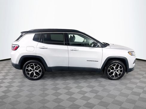 Used 2025 Jeep Compass Limited AWD/4WD image 8