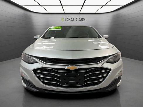 Used 2021 Chevrolet Malibu LT FWD image 2