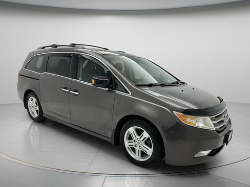 Used 2013 Honda Odyssey Touring image 16