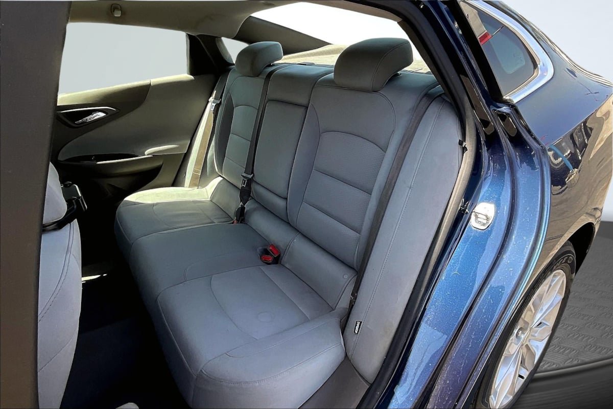 Used 2020 Chevrolet Malibu LT FWD image 26