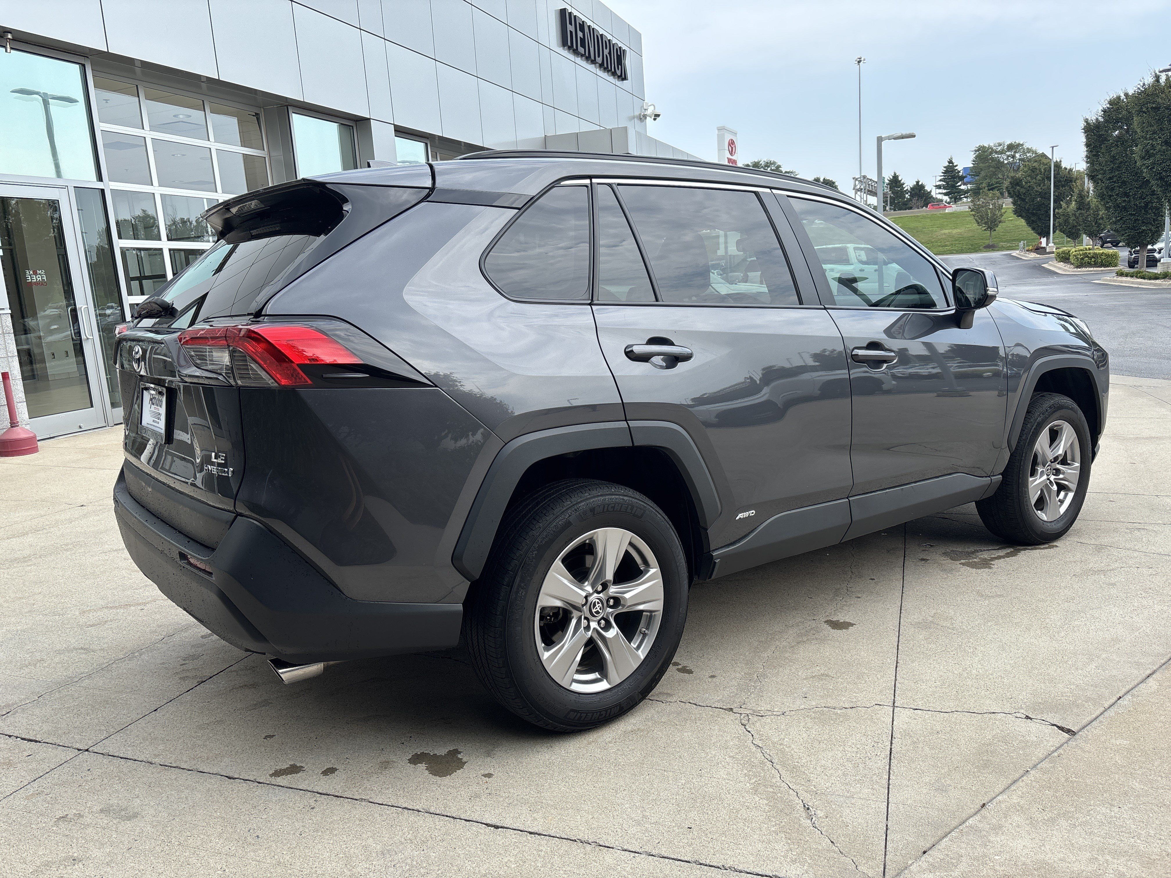 Used 2023 Toyota RAV4 LE AWD/4WD image 6