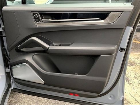 New 2026 Porsche Cayenne GTS image 29