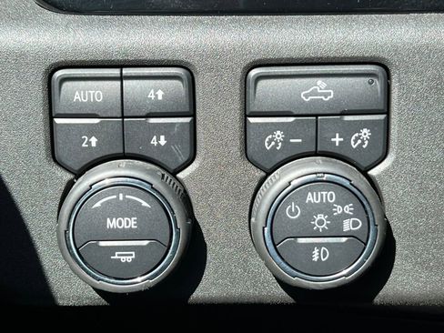 Used 2023 Chevrolet Silverado 1500 RST w/ Z71 Off-Road Package AWD/4WD image 19