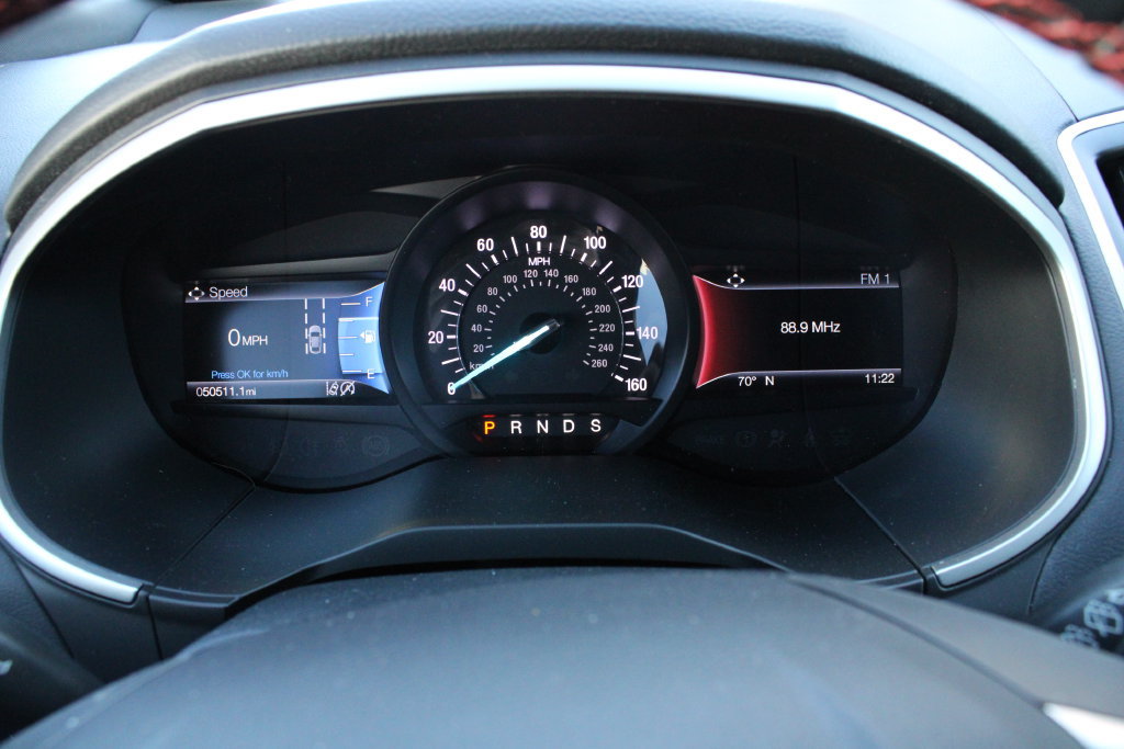 Used 2020 Ford Edge ST-Line w/ Cold Weather Package FWD image 9