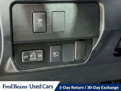 Used 2022 Toyota Tacoma SR5 AWD/4WD image 12
