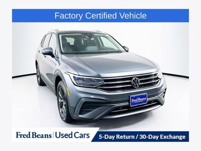 Used 2023 Volkswagen Tiguan SE w/ Panoramic Sunroof Package