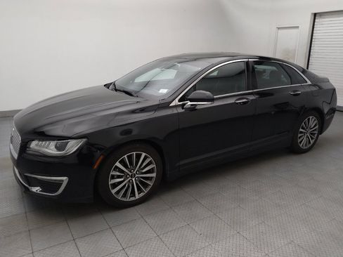 Used 2018 Lincoln MKZ Select w/ Technology Package FWD image 2