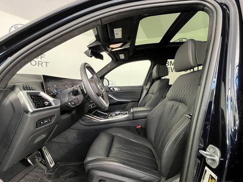 Used 2025 BMW X7 M60i w/ Executive Package image 16