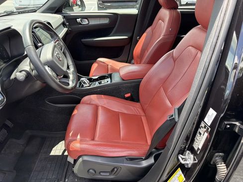 Used 2019 Volvo XC40 T5 Inscription AWD/4WD image 19