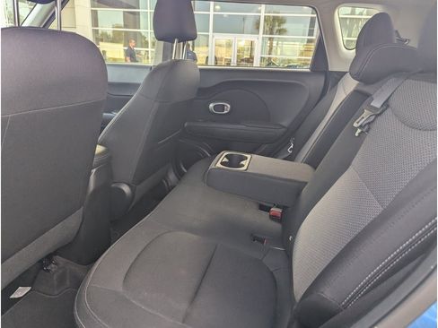 Used 2018 Kia Soul + FWD image 12