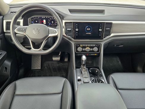 Used 2023 Volkswagen Atlas SE image 28