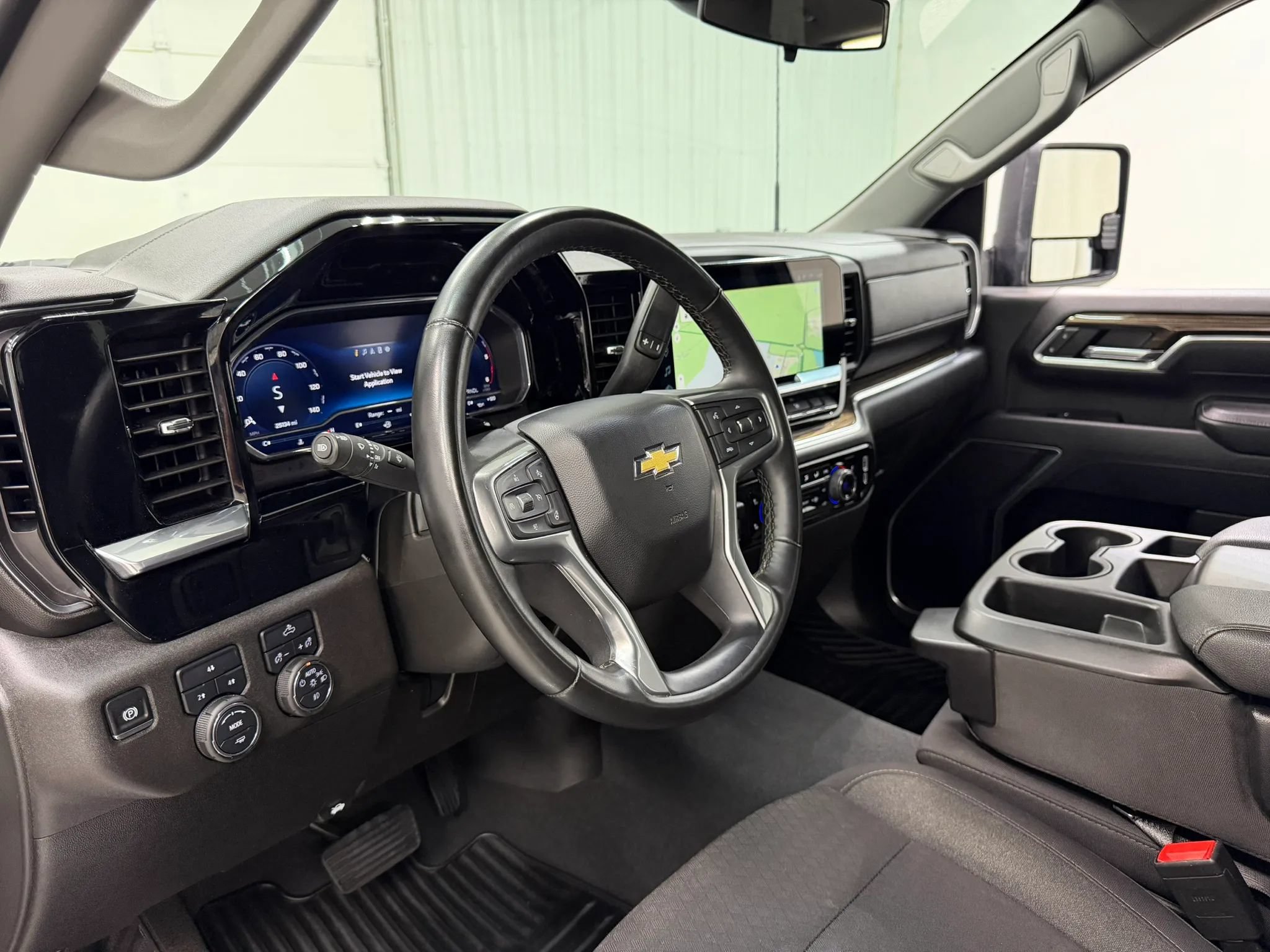 Used 2025 Chevrolet Silverado 2500 LT w/ Convenience Package AWD/4WD image 12