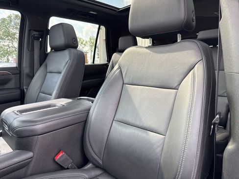 Used 2021 Chevrolet Tahoe Z71 w/ Z71 Signature Package AWD/4WD image 29
