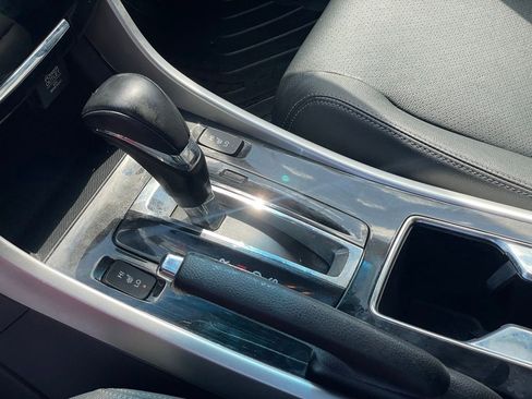 Used 2016 Honda Accord EX-L image 27