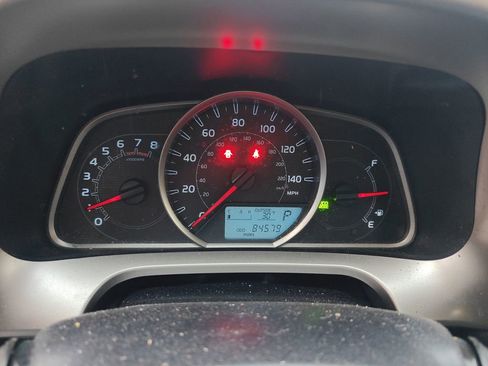 Used 2015 Toyota RAV4 LE image 8