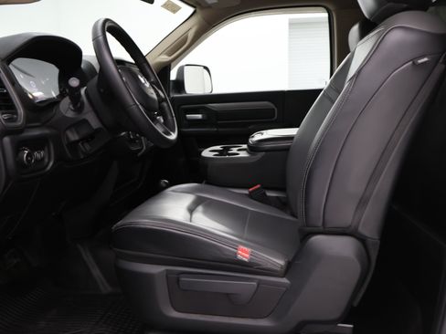 Used 2019 RAM 3500 Tradesman w/ Chrome Appearance Group AWD/4WD image 8