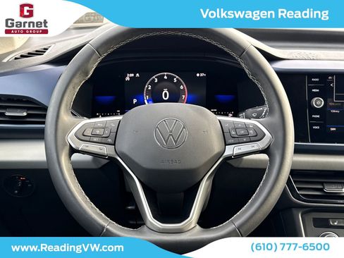 Certified 2022 Volkswagen Taos SE w/ Driver Assistance Package image 17