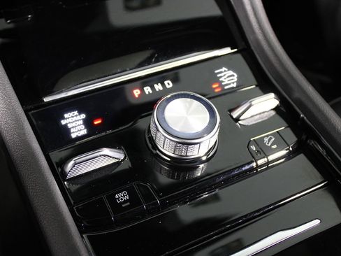 Used 2022 Jeep Grand Cherokee Overland image 23