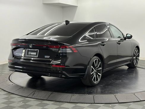 Used 2025 Honda Accord Touring image 10