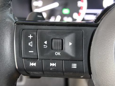 Used 2021 Nissan Rogue SV AWD/4WD image 15